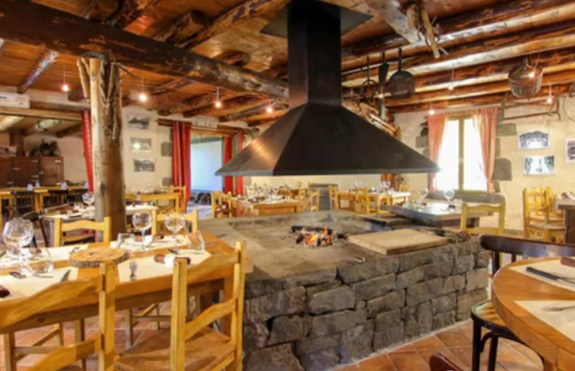 Aux 500 Diables Eco Lodge - Hotel Chambon-sur-Lac Exteriör bild