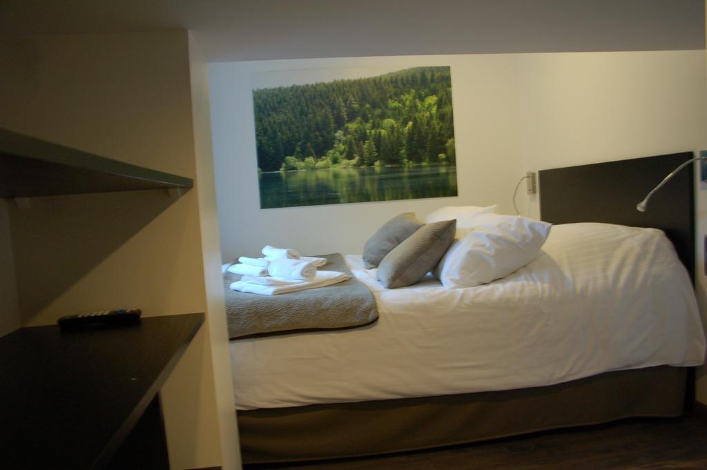 Aux 500 Diables Eco Lodge - Hotel Chambon-sur-Lac Exteriör bild
