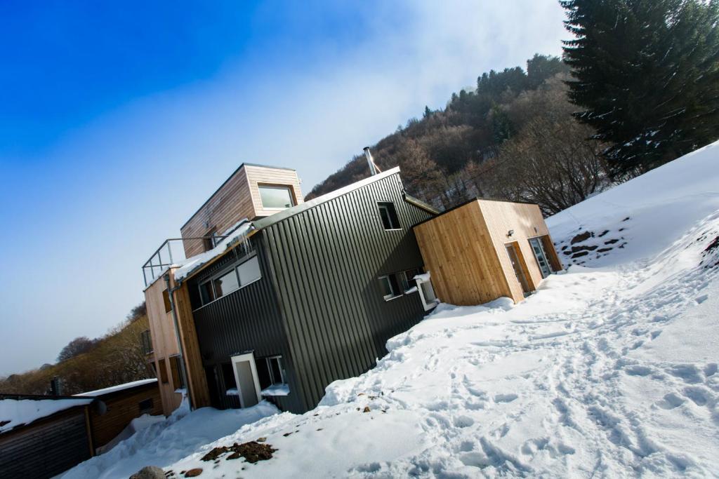 Aux 500 Diables Eco Lodge - Hotel Chambon-sur-Lac Exteriör bild