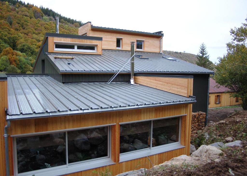 Aux 500 Diables Eco Lodge - Hotel Chambon-sur-Lac Exteriör bild